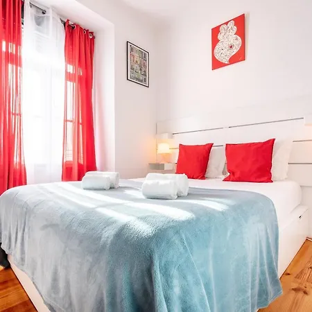 Guestready - Petite Near Penha Franca Apartment